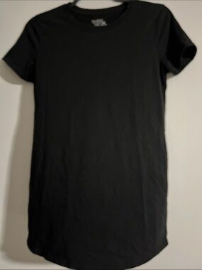 Time and Tru Black Short Sleeve Crewneck Tee